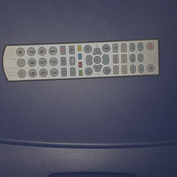 General Electric Universal Remote control - Picture 1 of 1